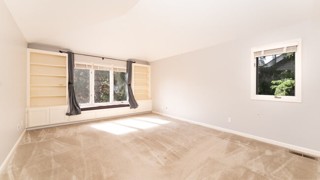 Building Photo - 23516 NE 22nd St