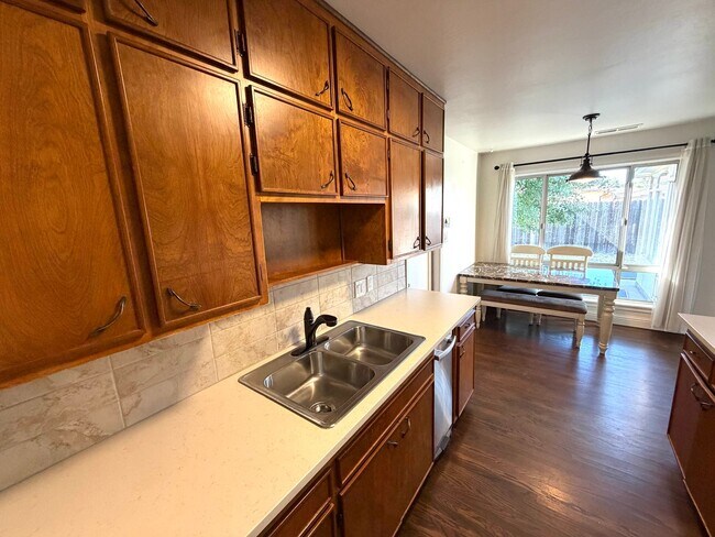 Building Photo - Charming 3-Bed, 1-Bath West Sacramento Home – Updated with Solar!