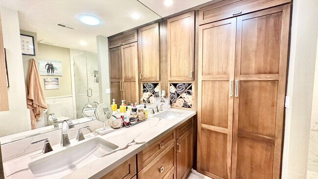 Building Photo - Beautifully Upgraded Single Story in the P...