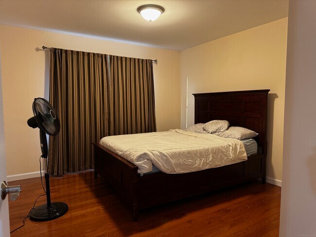 Building Photo - 16 Oriole Dr