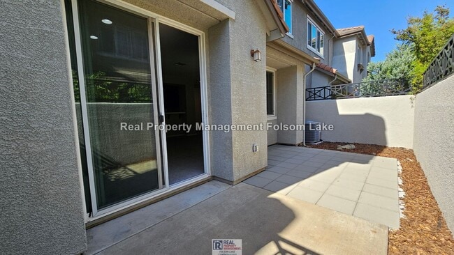 Building Photo - 3 Bed 2.5 Bath | Large Patio | Rivage in the Parkway