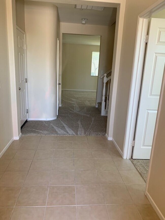 Building Photo - Temecula- 40534 Cape Charles, SOLAR HOME!