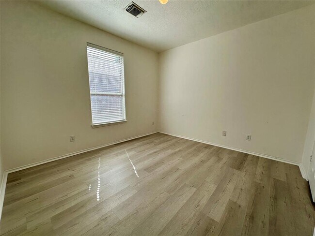 Building Photo - 951 Doire Dr