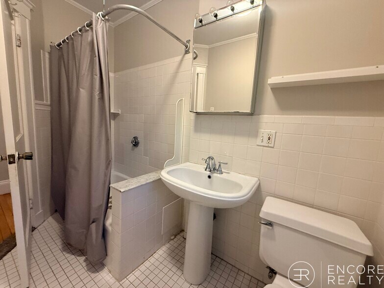 Building Photo - 11 Story St