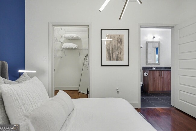 Building Photo - 1080 Peachtree St NE