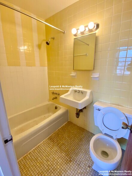 Building Photo - 1152 Commonwealth Ave