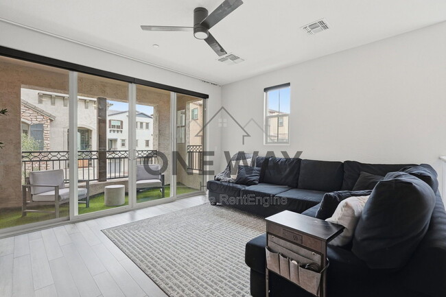 Building Photo - 1685 E Chelsea Ln