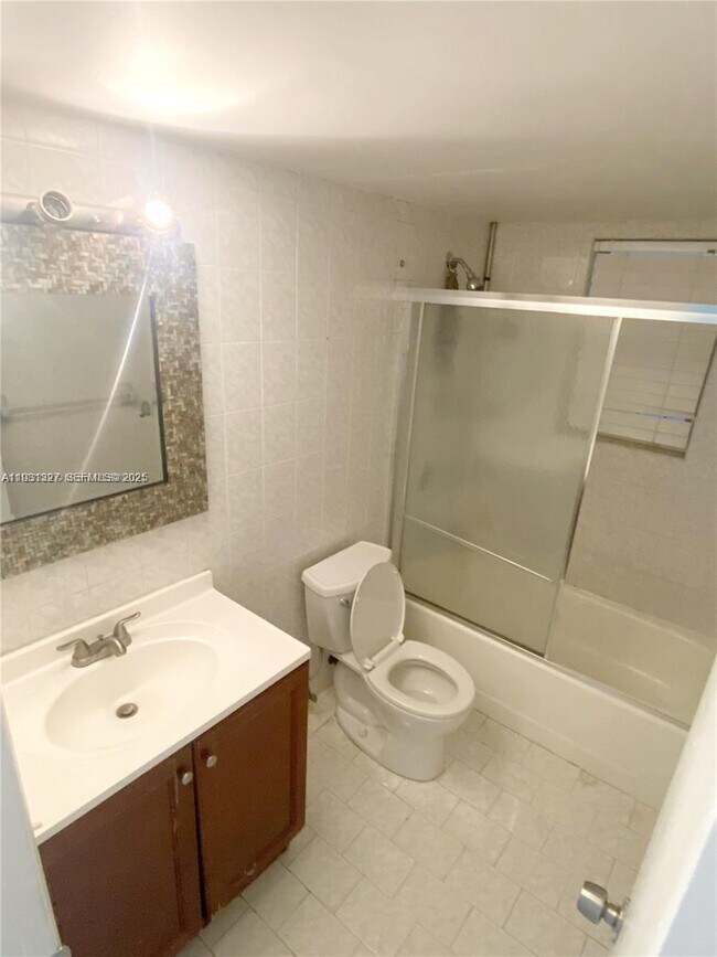 Building Photo - 1337 NW 1st St