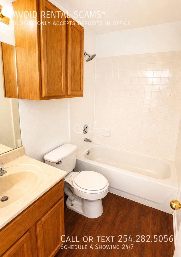 Building Photo - 5704 Greengate Dr