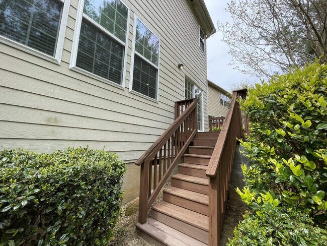 Building Photo - 3 bed, 2.5 bath Nest with Bonus Room in An...