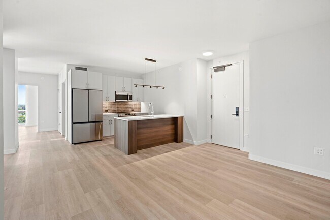 Building Photo - 1145 W Van Buren St