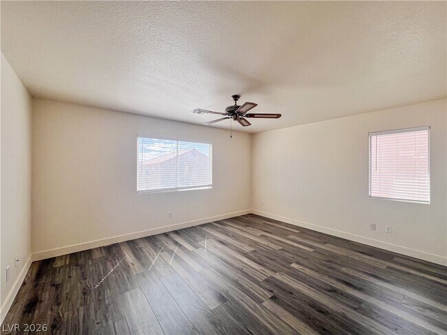 Building Photo - 8913 Kingswood Dr