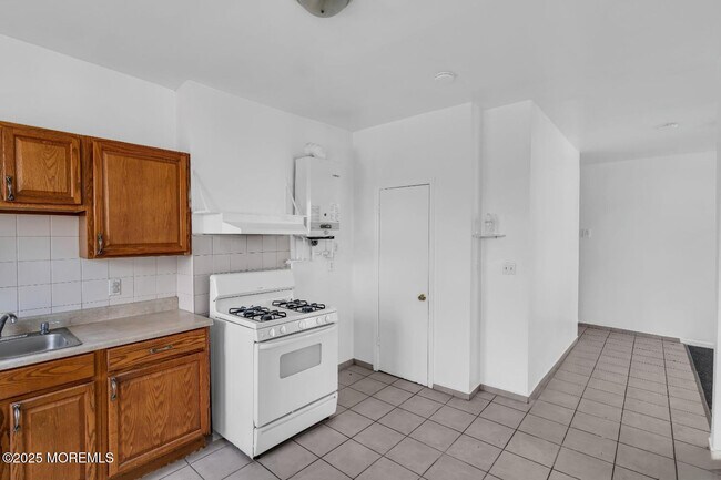 Building Photo - 720 Cortlandt St
