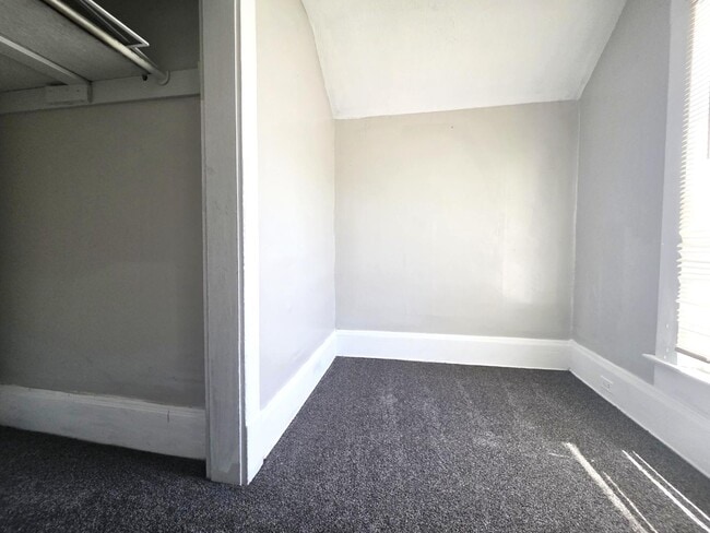 Building Photo - 6215 Carpenter Ave