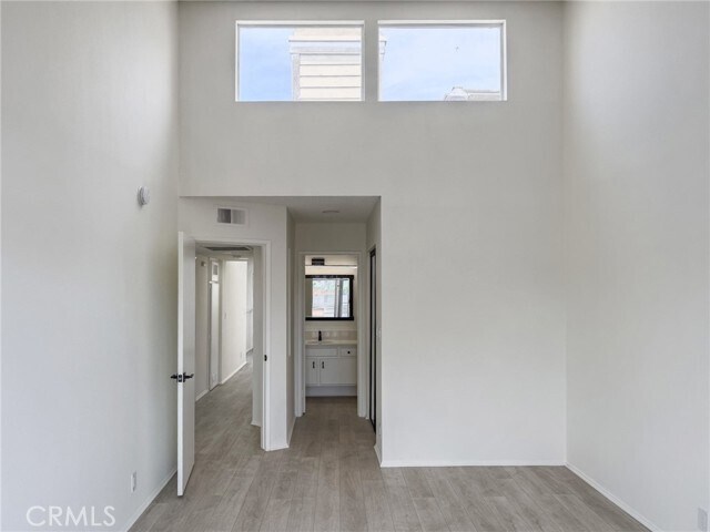 Building Photo - 14851 Mulberry Dr