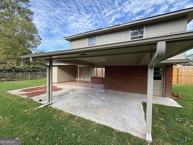 Building Photo - 412 Roberson St