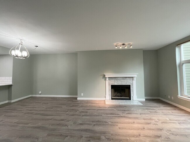 Building Photo - 1BD/1BA RiverPlace Condo - Secure Parking Included. Walk to OHSU, Waterfront, Shops & Restaurants.