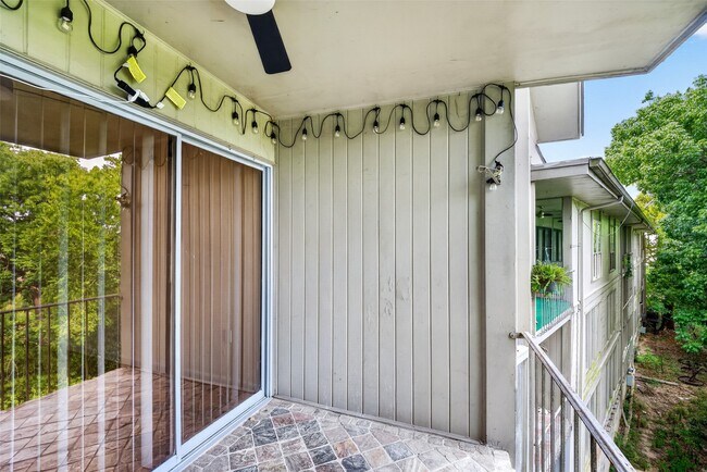 Building Photo - 6547 Bayou Glen Rd