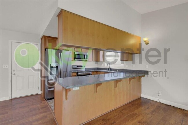 Building Photo - 6359 Edgewood Way