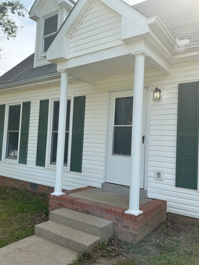 Building Photo - 910 Dolphin Ln