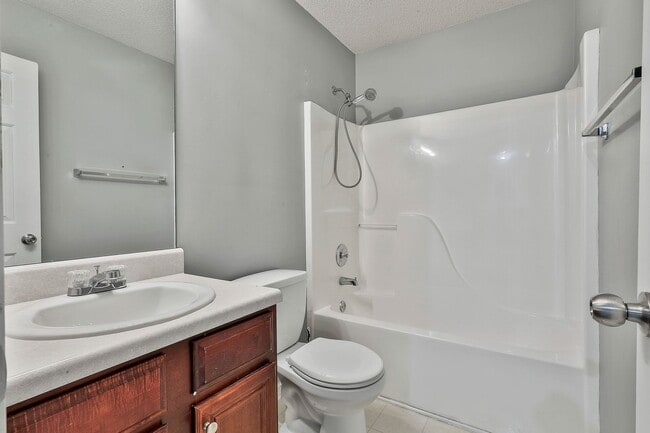 Building Photo - 4BR Fairburn Rental in Quiet Community. La...