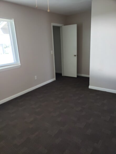 Building Photo - 5818 Butler Dr