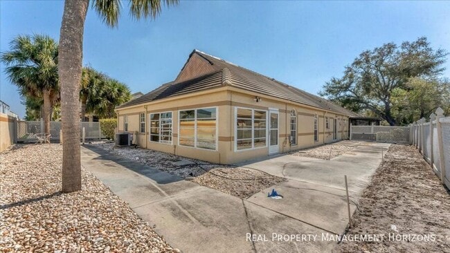 Building Photo - 3613 57th Ave Dr W