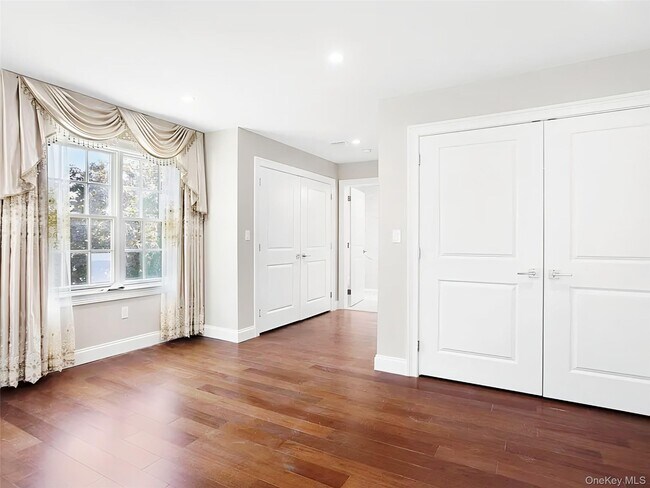 Building Photo - 56 Jackson Ave