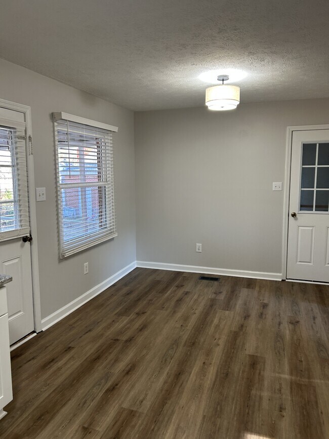 Building Photo - 702 62nd Ave N