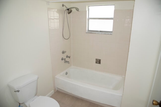Building Photo - 10116 Fairtree Ln