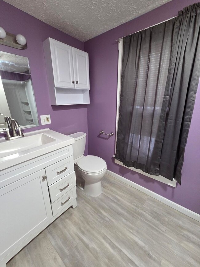 Building Photo - 2 bedroom Single Family