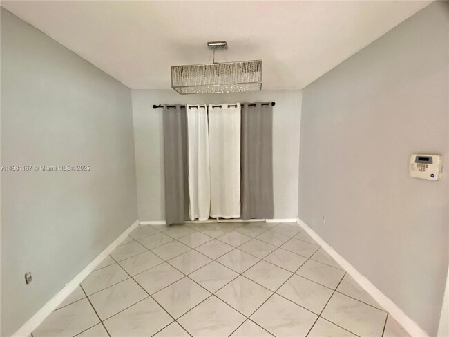 Building Photo - 4801 Washington St