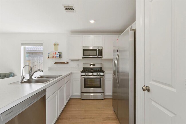 Building Photo - 736 Delany Cv Ct
