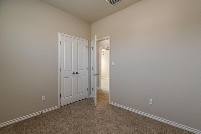 Building Photo - 384 Witchhazel Way