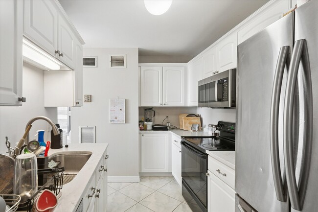 Building Photo - 401 E Ontario St