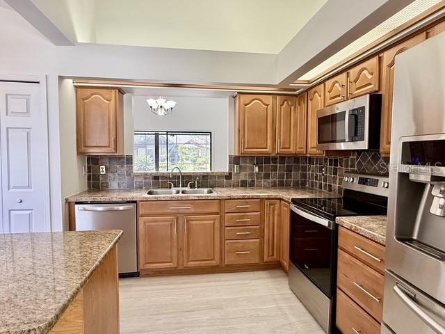 Building Photo - 553 Walnut Grove Pl