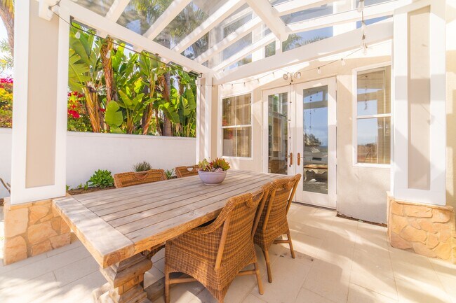 Building Photo - 7373 Elegans Pl