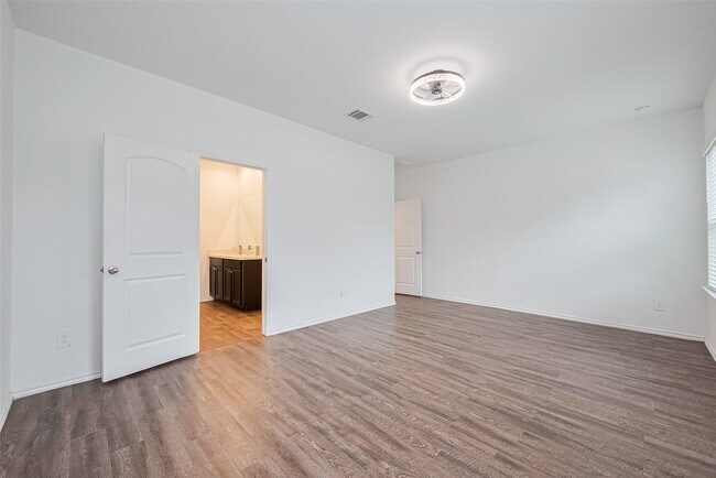 Building Photo - 12518 Pelican Bay Dr