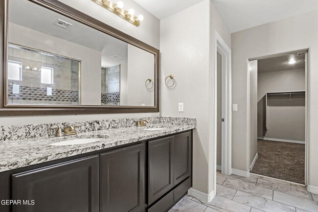 Building Photo - 12312 Desert Path Ct