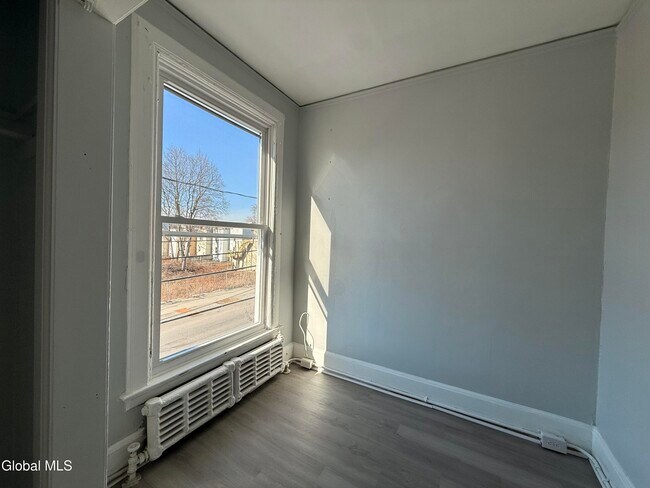 Building Photo - 184 Quail St