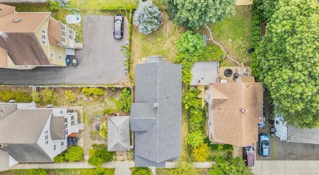 Building Photo - 72 4th St