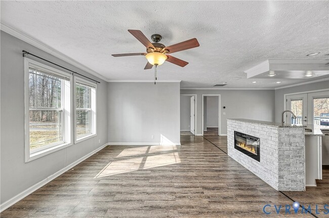 Building Photo - 104 Privacy Rd