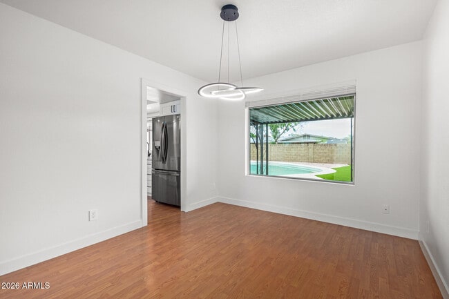 Building Photo - 2111 S River Dr