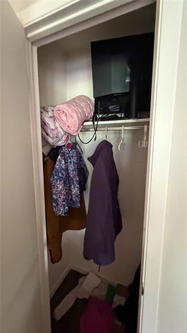 Building Photo - 618 Shadyglen Dr