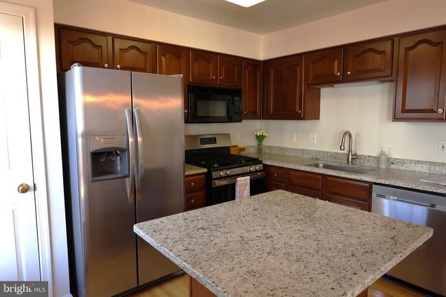 Building Photo - 6401 Lureta Ann Ln