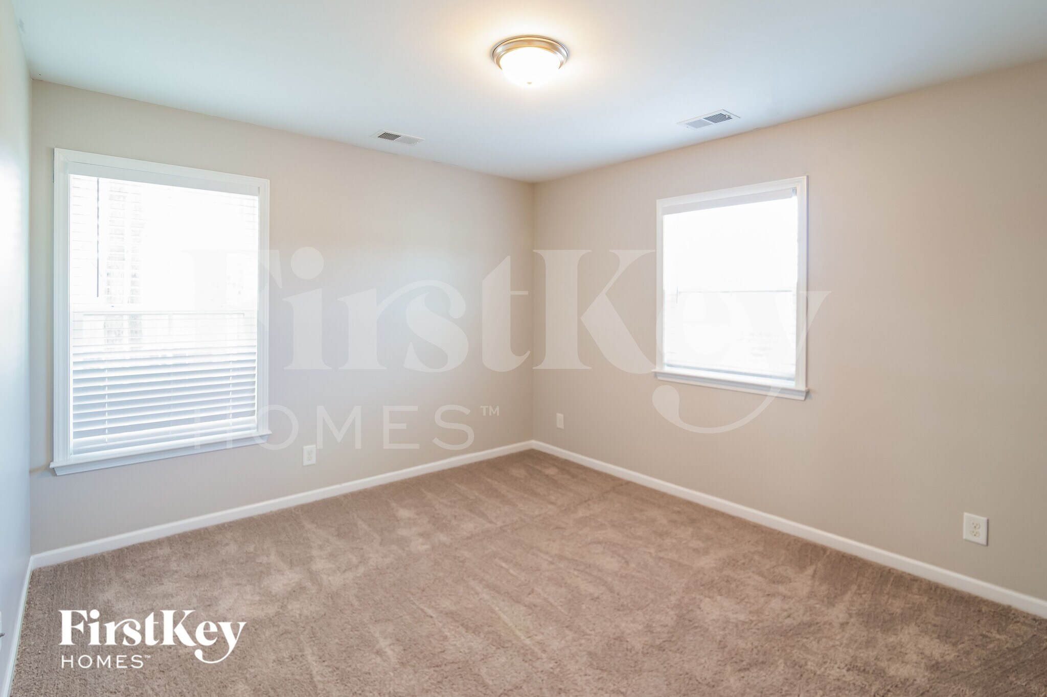 Building Photo - 425 Abelia Ln