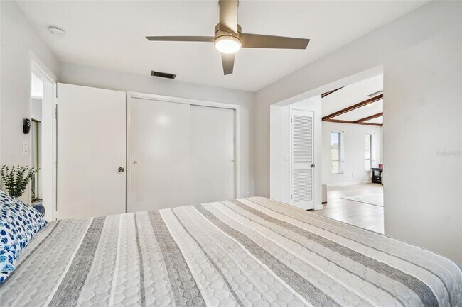 Building Photo - 4535 33rd Ave N