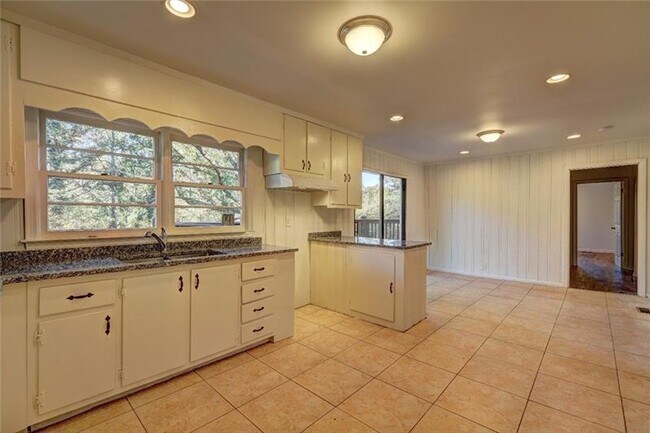 Building Photo - 2739 Hickory Flat Hwy