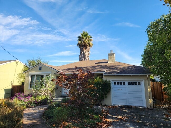 Primary Photo - Two bedroom house in Redwood City