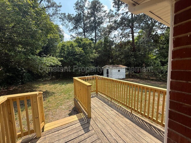 Building Photo - 1164 Newberg Ave